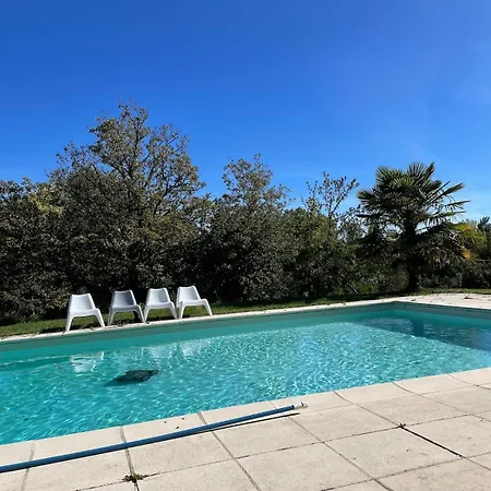 Avec Grande Piscine Agonac